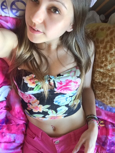 Silenced Hippie actriz libre galerías