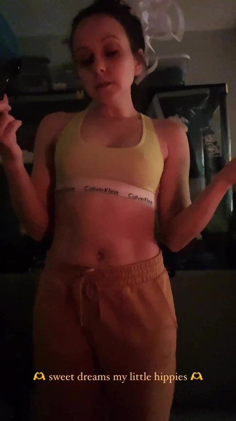 Silenced Hippie modelo de alta calidad imágenes