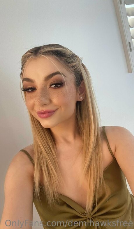 demihawksfree buena estrella porno foto