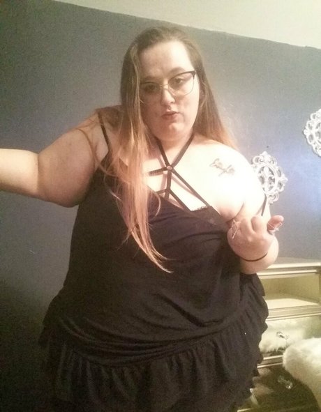 leahloolabelle modelo superior galerías