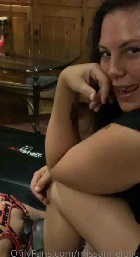 missannejolie estrella porno de alta calidad imagen