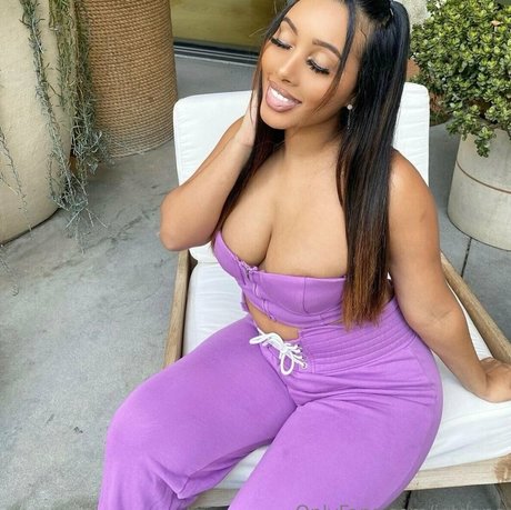 jetdope estrella sexy fotos