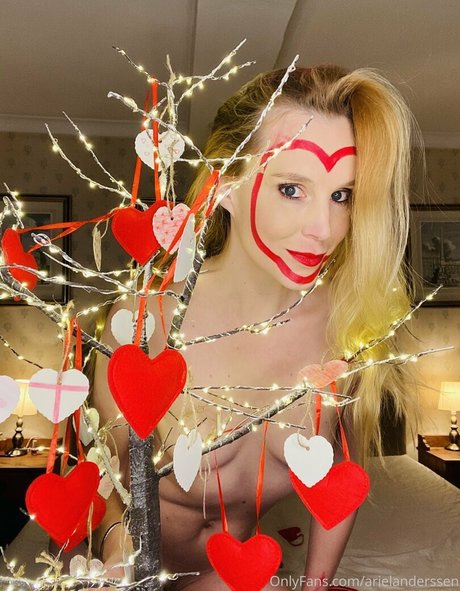 arielanderssen estrella porno atractiva foto