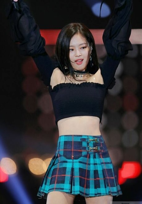 Jennie Kim modelo exclusivo imágenes