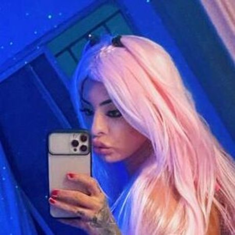 Larissa Maximo estrella desnuda galerías