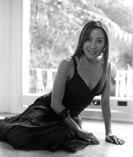Michelle Yeoh estrella hermosa fotos
