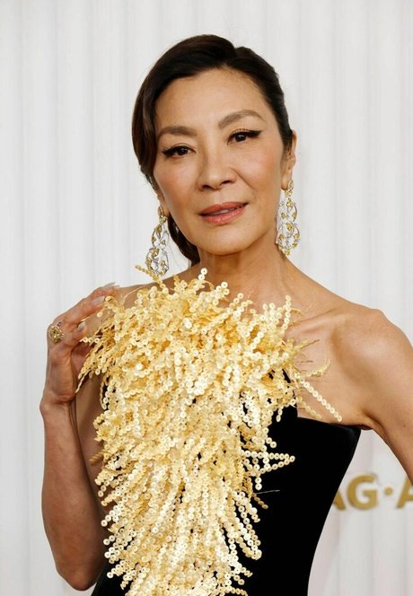 Michelle Yeoh estrella porno bonita galería