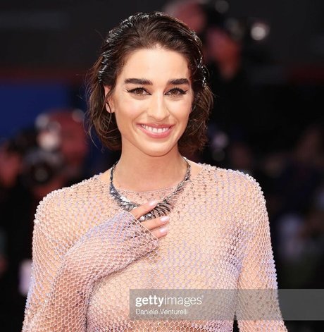 Simona Tabasco modelo de alta definición imagen