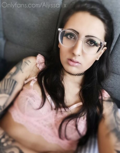 Alyssa1X modelo desnuda imágenes