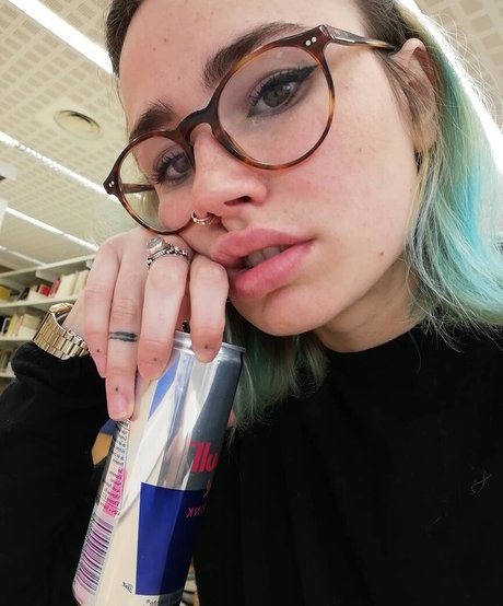 vxlqymia estrella porno xxx foto