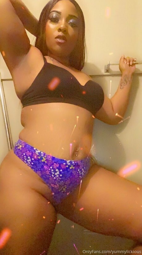 yummylickious sexo estrella porno fotos