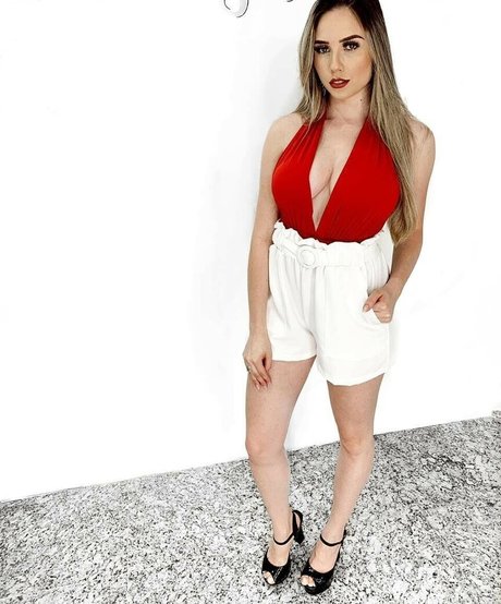 Marcelly Mello hermosa actriz foto