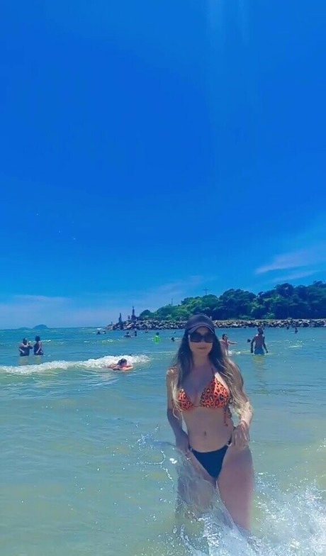 Marcelly Mello hermosa actriz foto