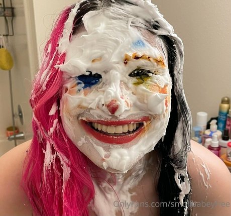 smollbabeyfree hermosa modelo imagen