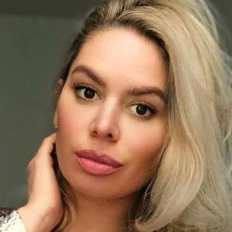 Vanja Rasova estrella porno de arte galerías