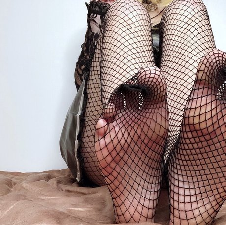 Nikachi Nika Kotova estrella hermosa galería