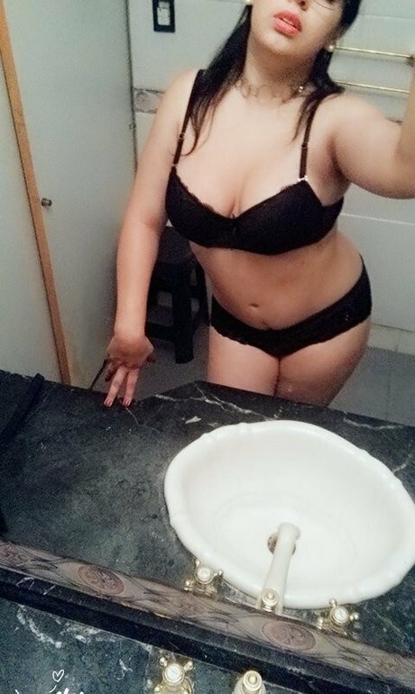 yuna ero modelo de alta calidad galería