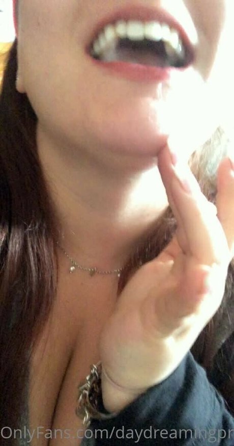 daydreamingprisoner252 estrella desnuda imágenes