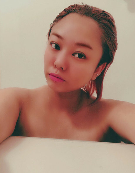 Pchan 666 estrella porno gratis foto