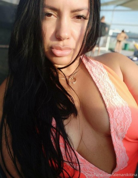 onlyfans de enanas femeninas desnudos superiores imágenes