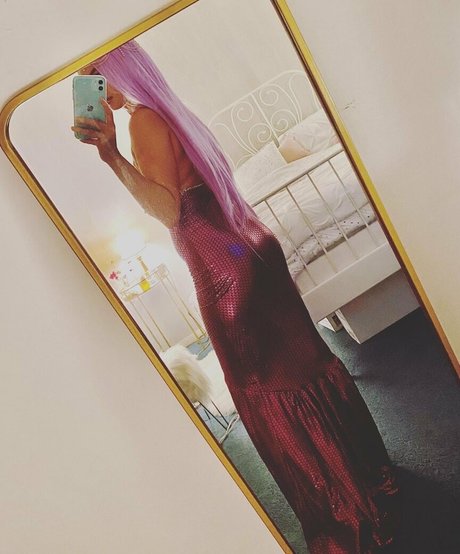 hellokittykc estrella caliente archivo