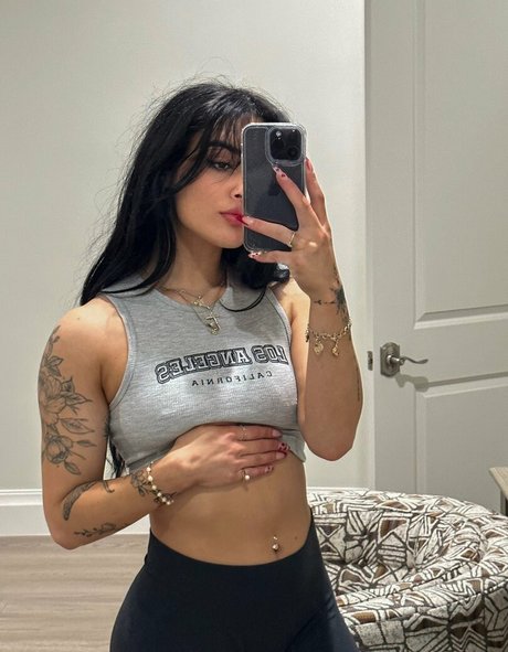 Athena Aragon estrella porno perfecta galerías