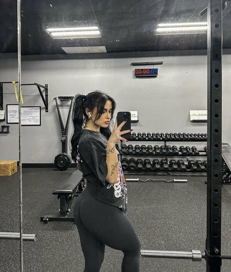 Athena Aragon estrella libre imágenes