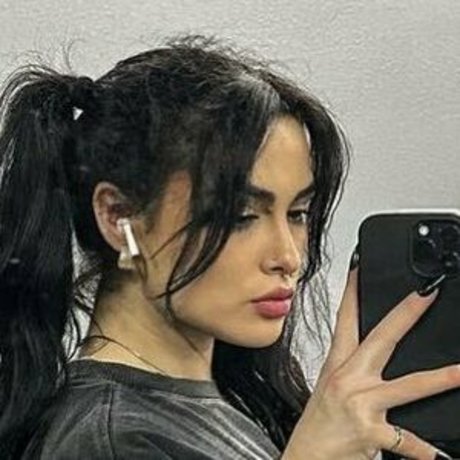 Athena Aragon arte modelo imagen