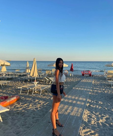 Valentina Venturi hermosa actriz imagen