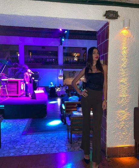 Valentina Venturi estrella porno erótica galería