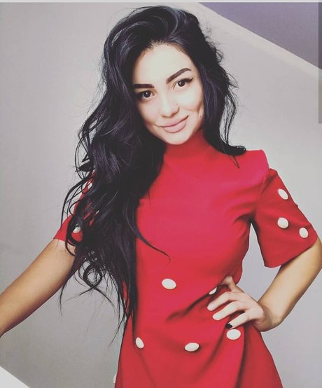 Asa Lochka actriz atractiva galería