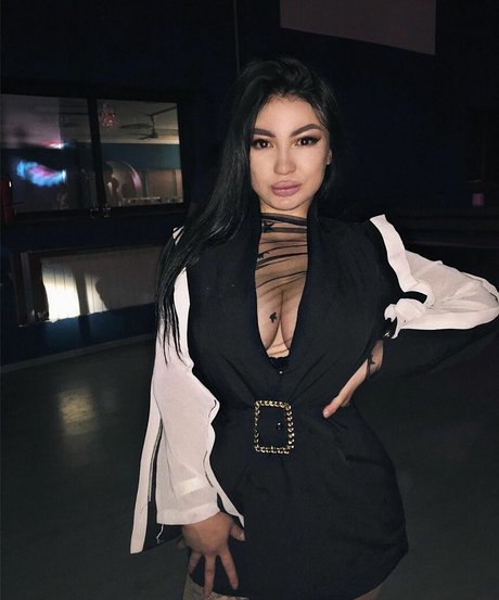 Asa Lochka modelo desnuda foto