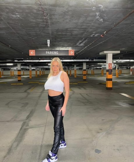 Holly Youpa estrella hermosa fotos