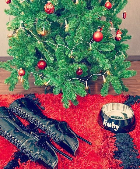 rubberdollruby modelo erótico archivo