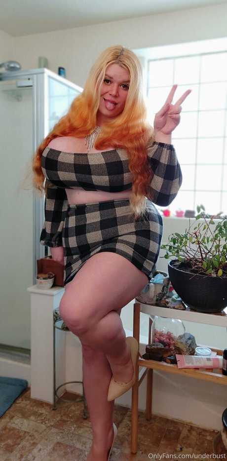 underbust estrella porno caliente galería