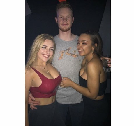 Chloe Ilsley estrella porno mejor imagen