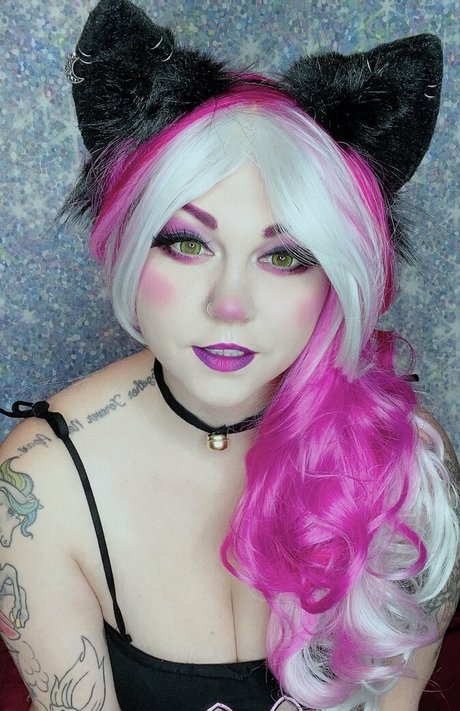 canadiancomiccutie bonita actriz imagen