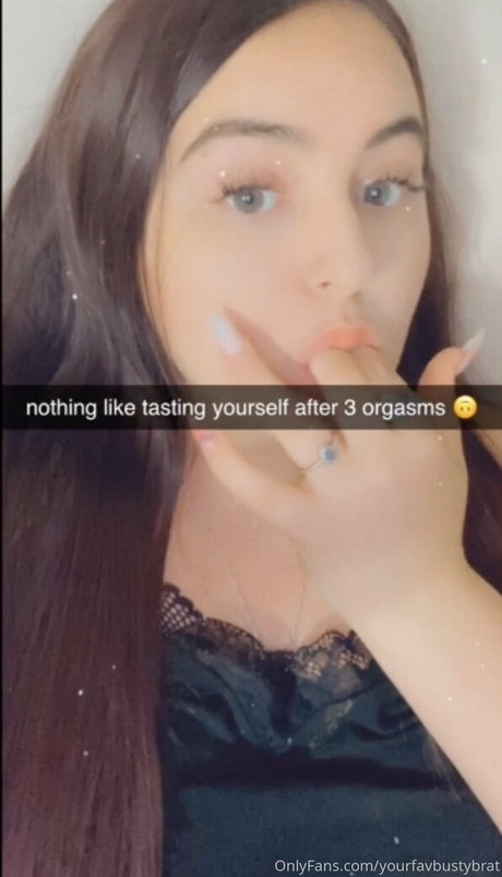 yourfavbustybrat modelo porno fotos