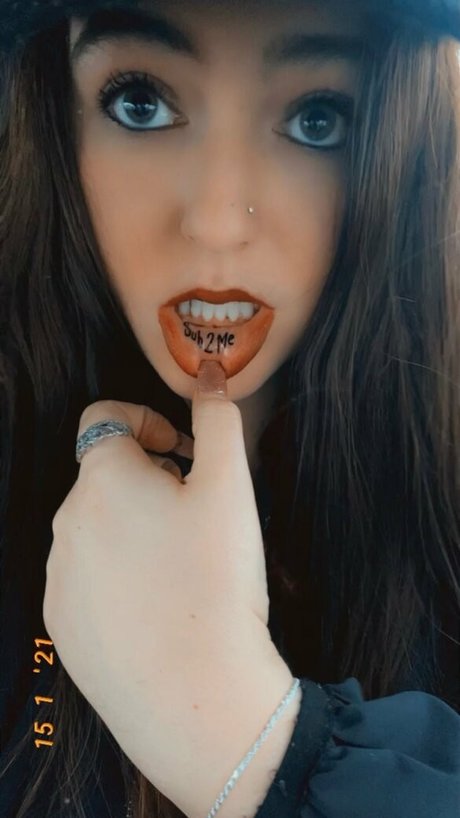 yourfavbustybrat actriz sexual recopilación