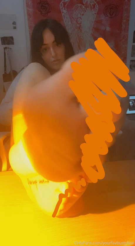 yourfavbustybrat modelo libre galería