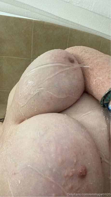 emmapetrii20 actriz caliente imágenes