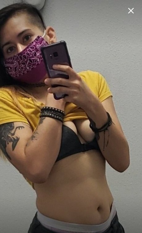 Sister Crimson hermosa modelo archivo