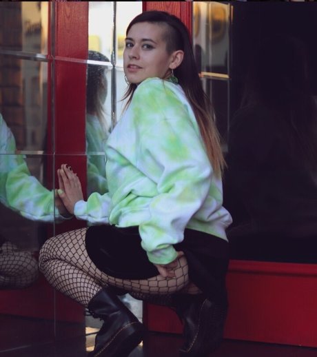 Sister Crimson modelo sexy foto