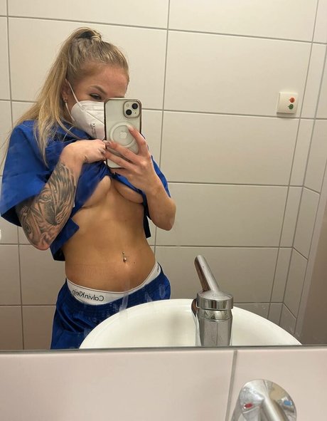 Nurselayla estrella porno imagen