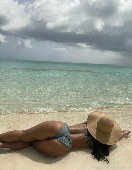 alexistelles estrella caliente archivo