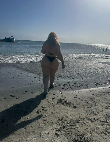 curvycoochie bonita estrella porno imágenes