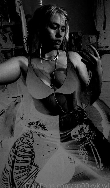 sp00kykiwi estrella libre fotos