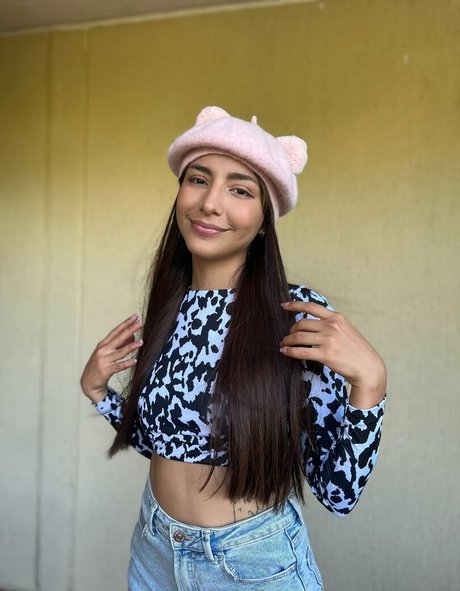 sofia19y estrella desnuda galería