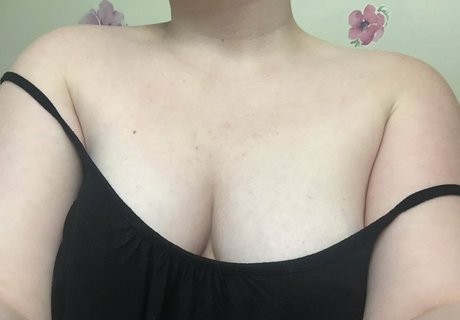 geminiscamp modelo desnuda archivo