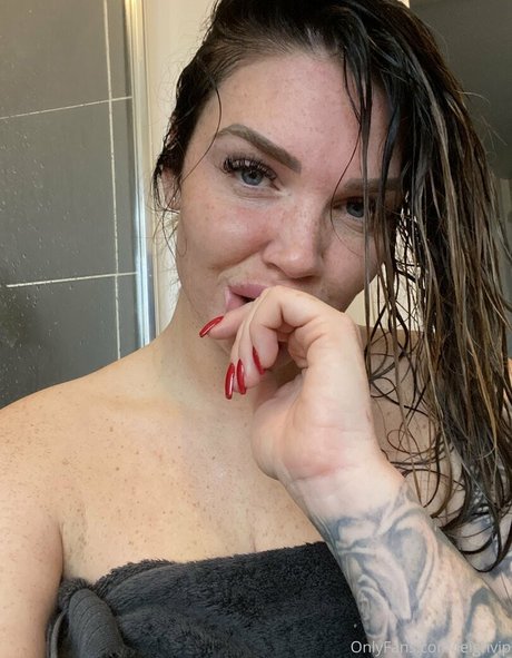 leighvip actriz foto